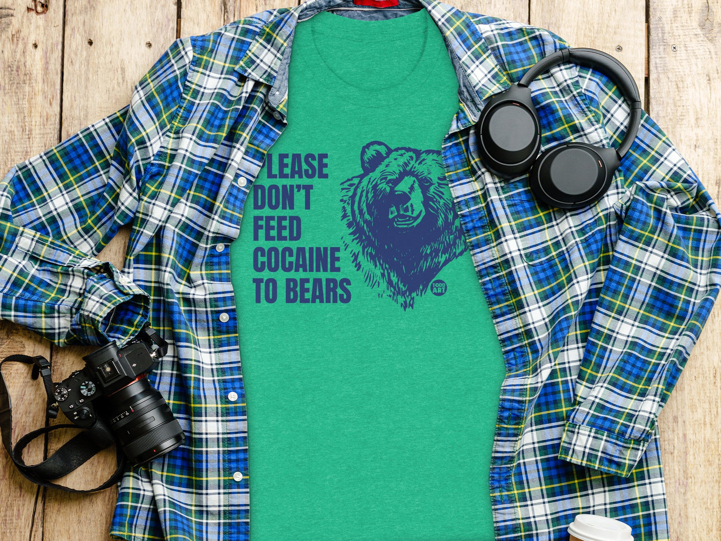 Please Don't Feed Cocaine to Bears Product shirt