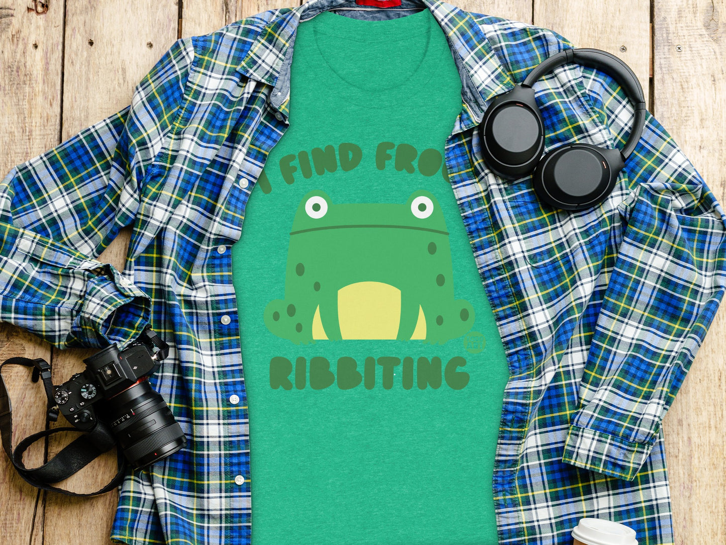 I Find Frogs Ribbiting Graphic T-Shirt product