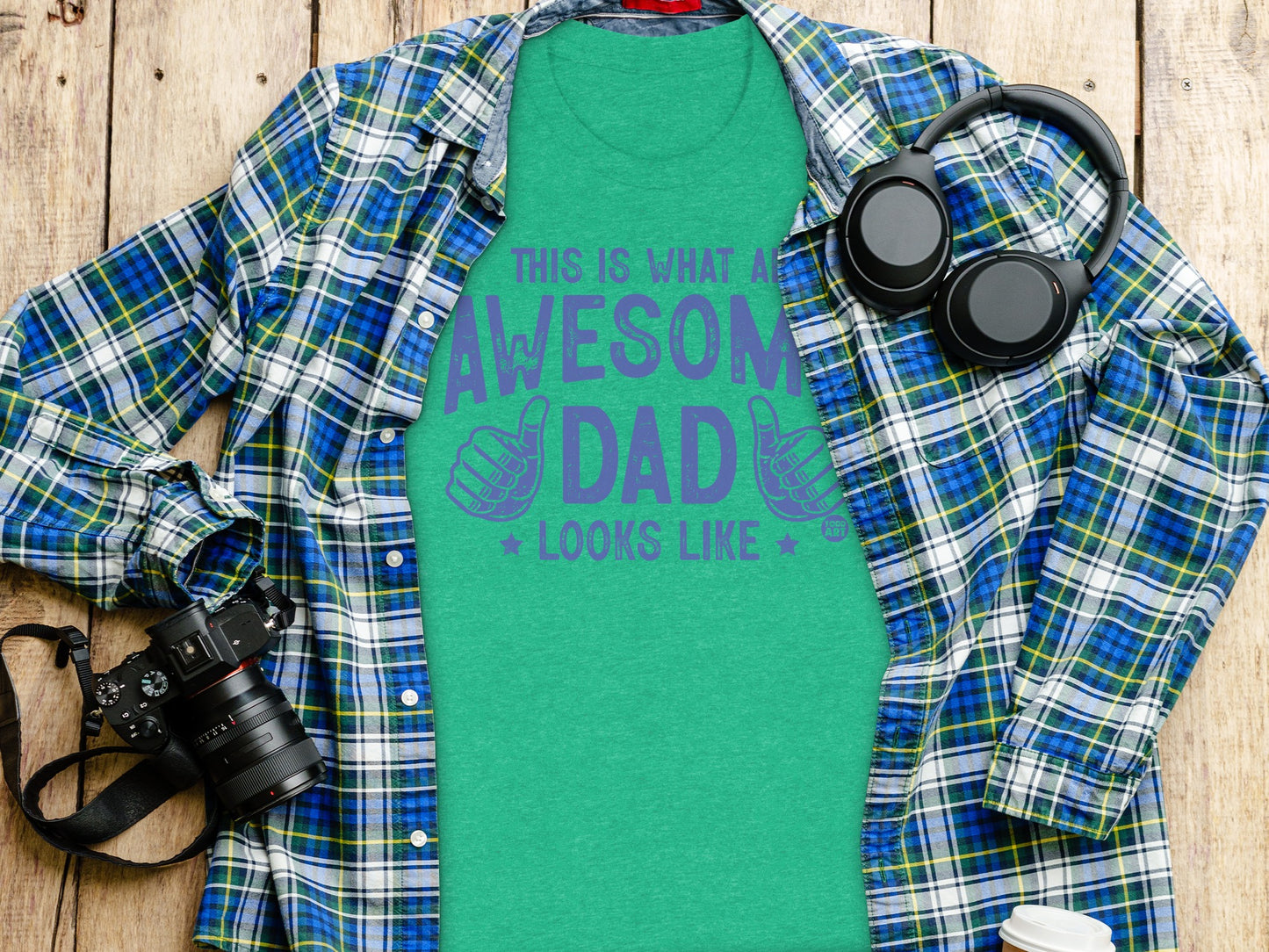 This Is What An Awesome Dad Looks Like T-shirt product