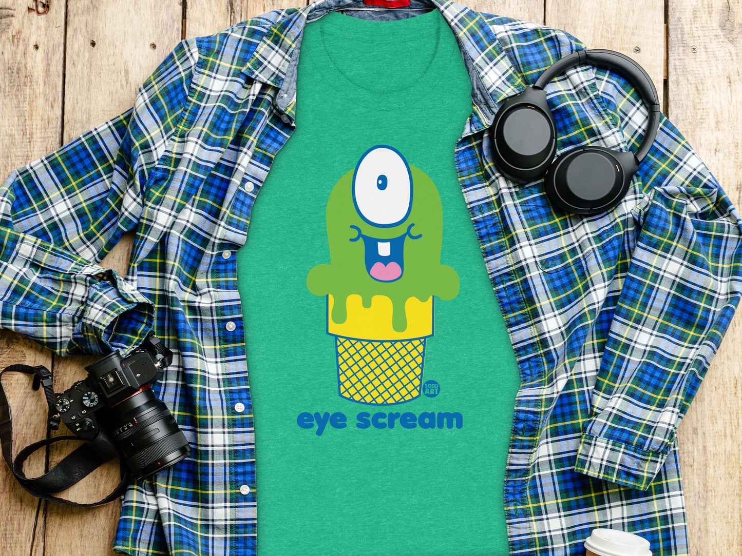 Eye Scream Graphic T-Shirt Perfect for Fun Outfits