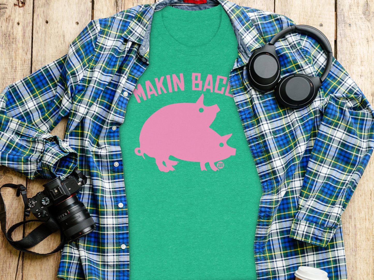 Makin Bacon Graphic Tee Perfect for Casual Outfits